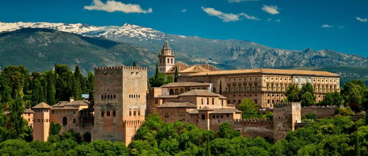 Amplio Y Centrico, Recien Reformado, Calefaccion Central, Jardines, Supermercados, Cafeterias Y Todos Los Servicios En El Corazon De La Ciudad Гранада Экстерьер фото